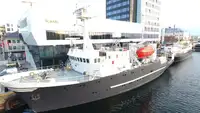 Navio porta-contêineres à venda