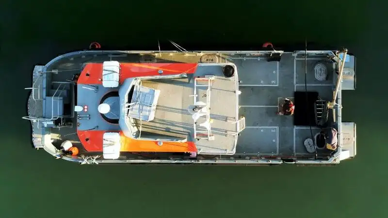 Navio porta-contêineres à venda