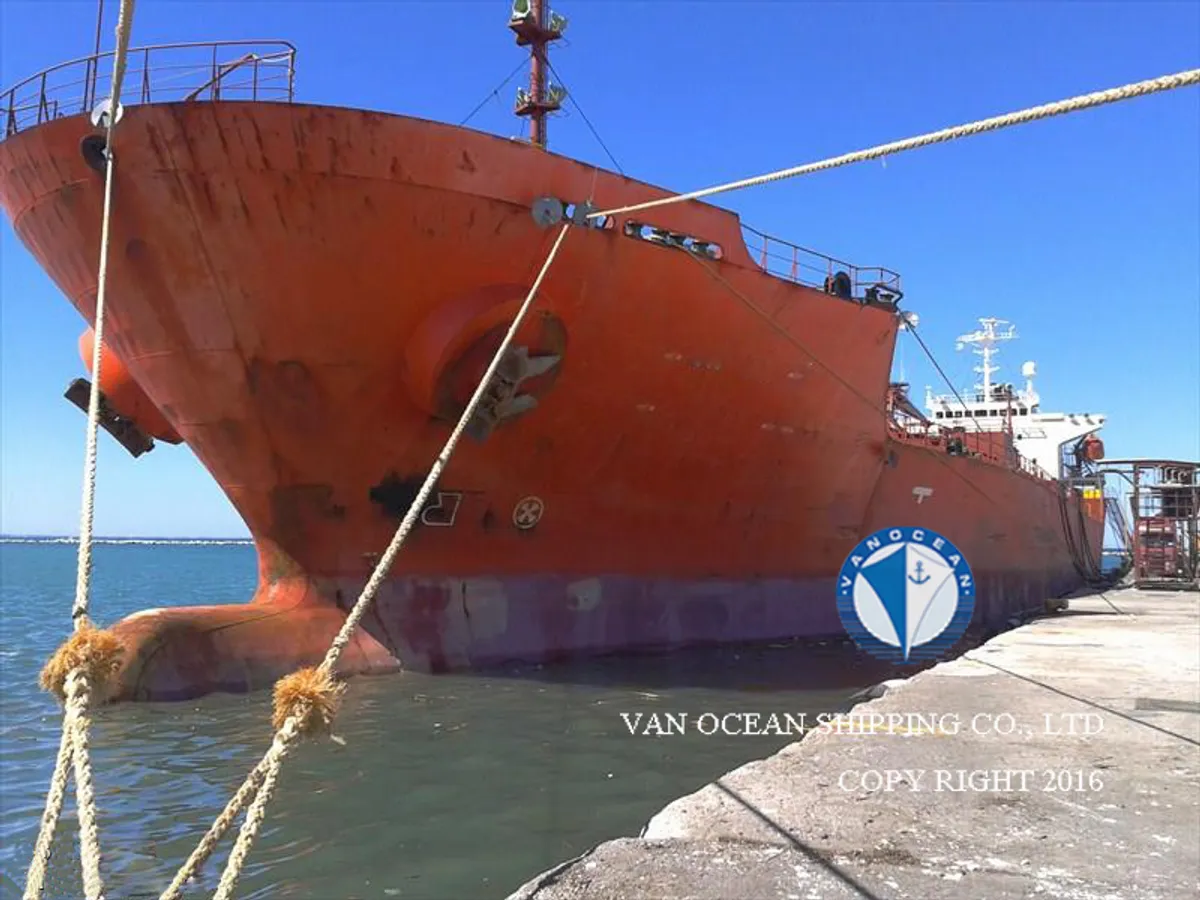 Navio-tanque de óleo/produtos químicos à venda