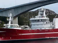 Navio de pesca de arrasto à venda