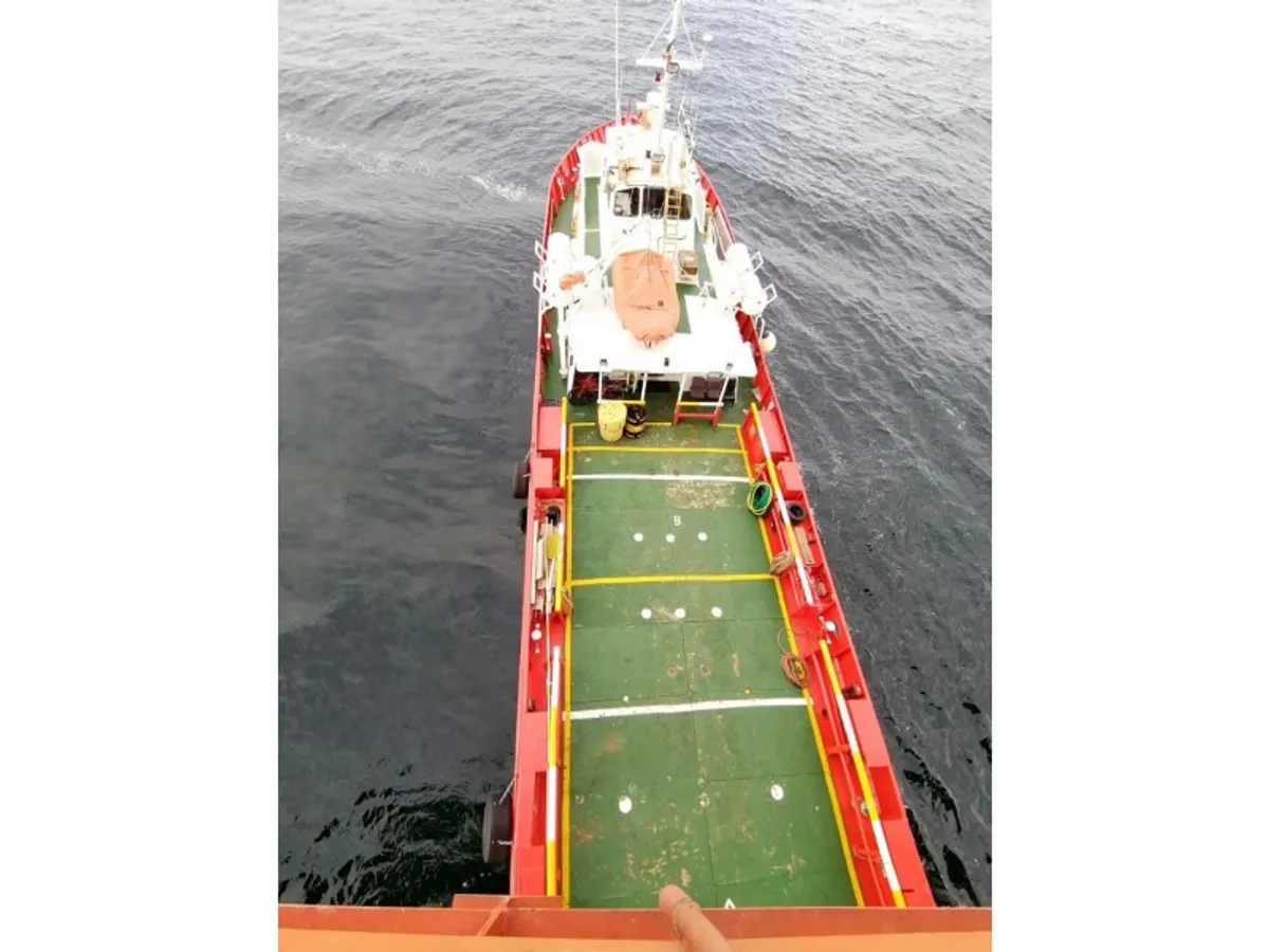 Barco de tripulação à venda