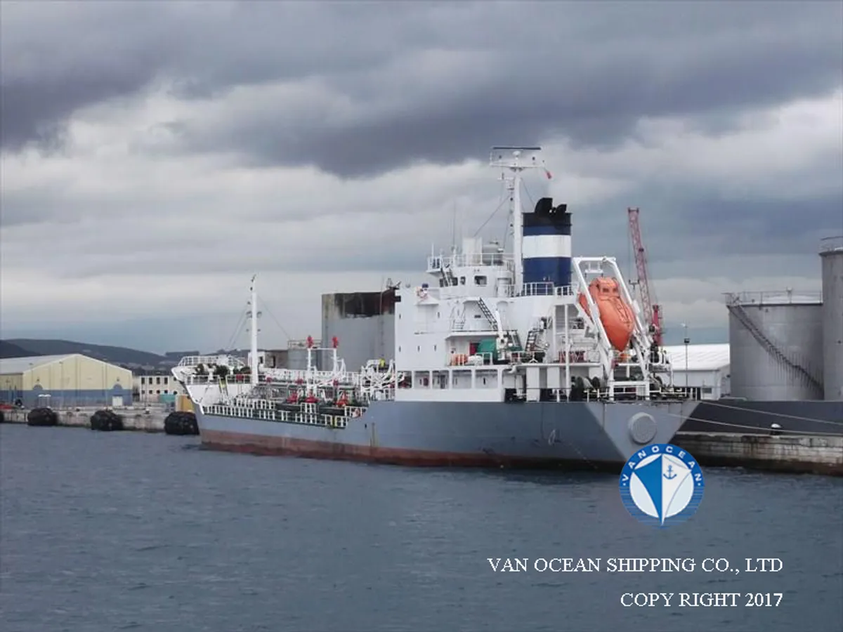 Navio-tanque de óleo/produtos químicos à venda