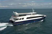 Catamarã à venda
