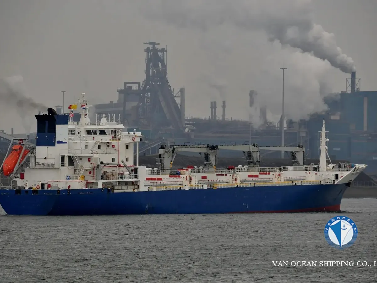Navio frigorífico à venda