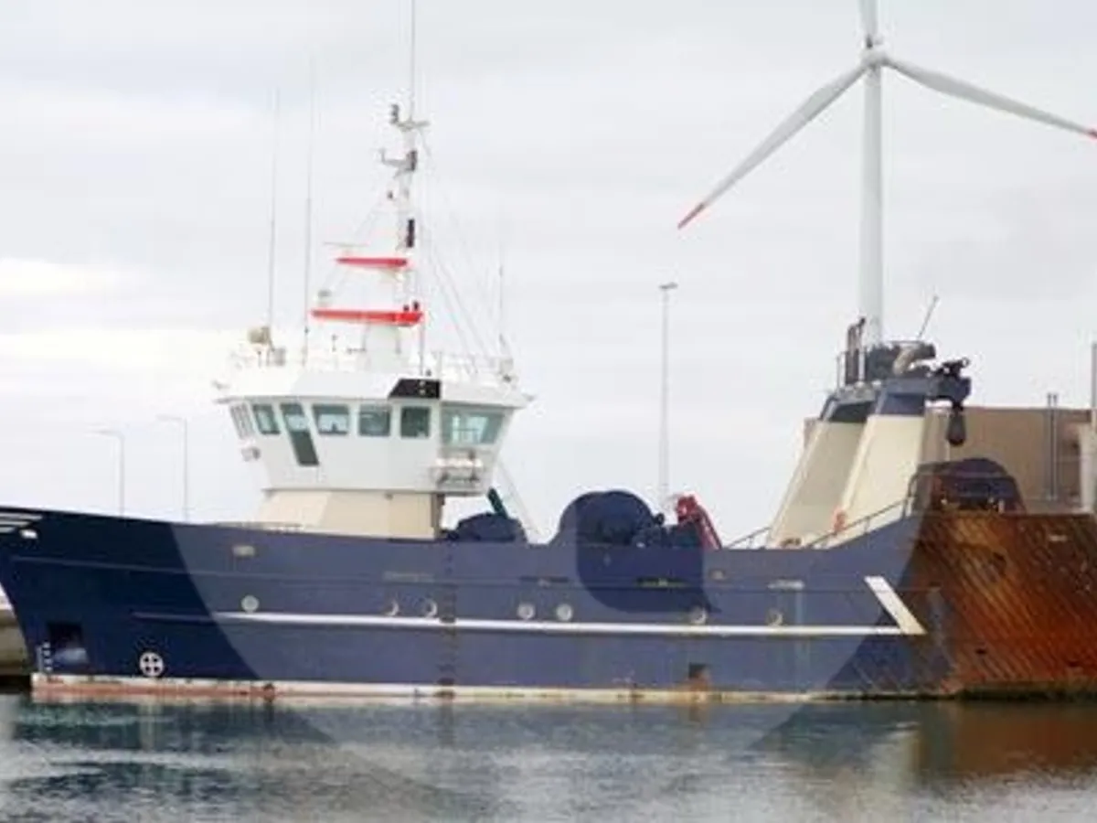 Navio de pesca de arrasto à venda