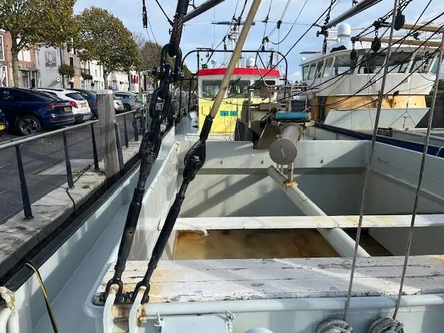 Navio de pesca de arrasto à venda