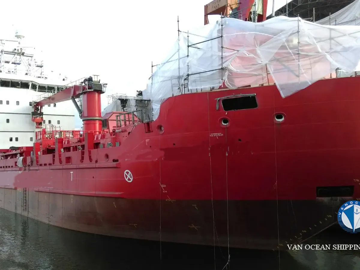 Navio frigorífico à venda