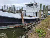 Navio de abastecimento à venda