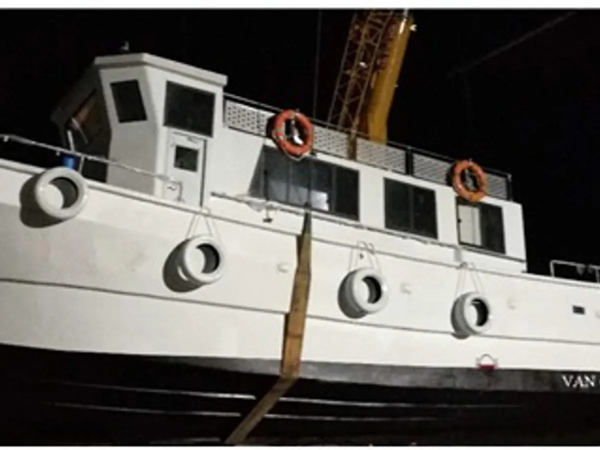 Navio de pesca de arrasto à venda