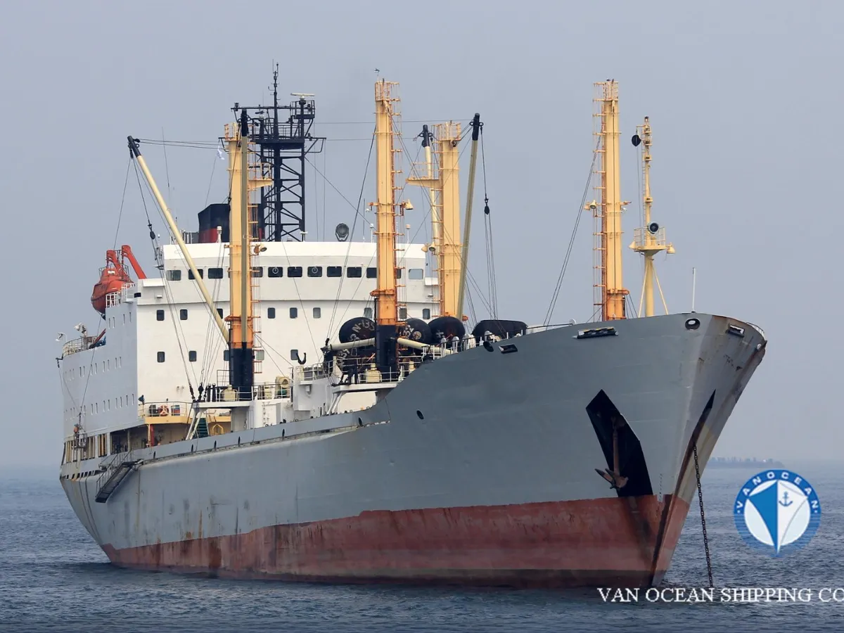Navio frigorífico à venda