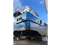 Navio porta-contêineres à venda