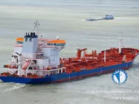 Navio-tanque de óleo/produtos químicos à venda