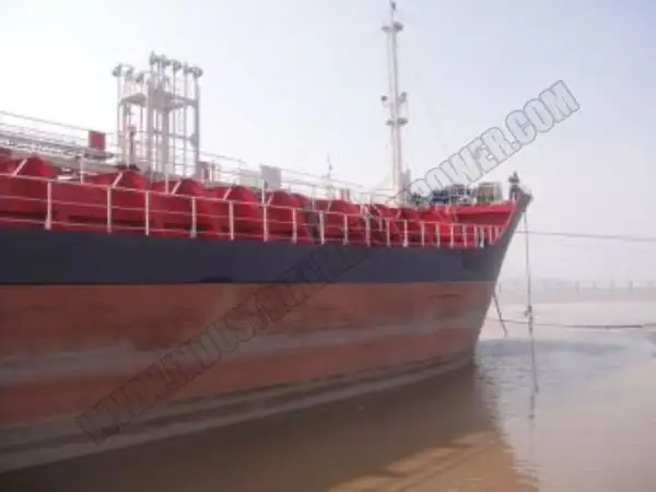 Navio-tanque de óleo/produtos químicos à venda