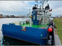 Navio de abastecimento à venda