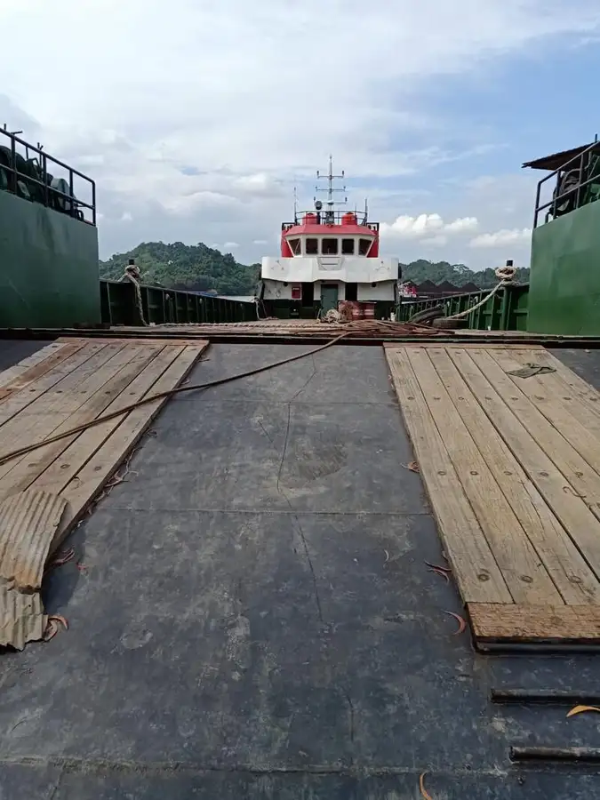 Balsa de desembarque, tanque à venda