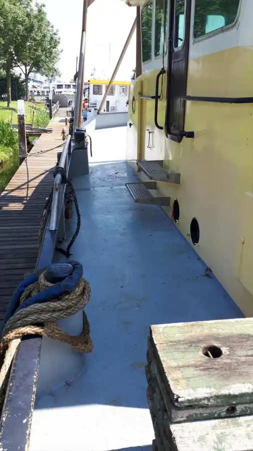 Navio de pesca de arrasto à venda