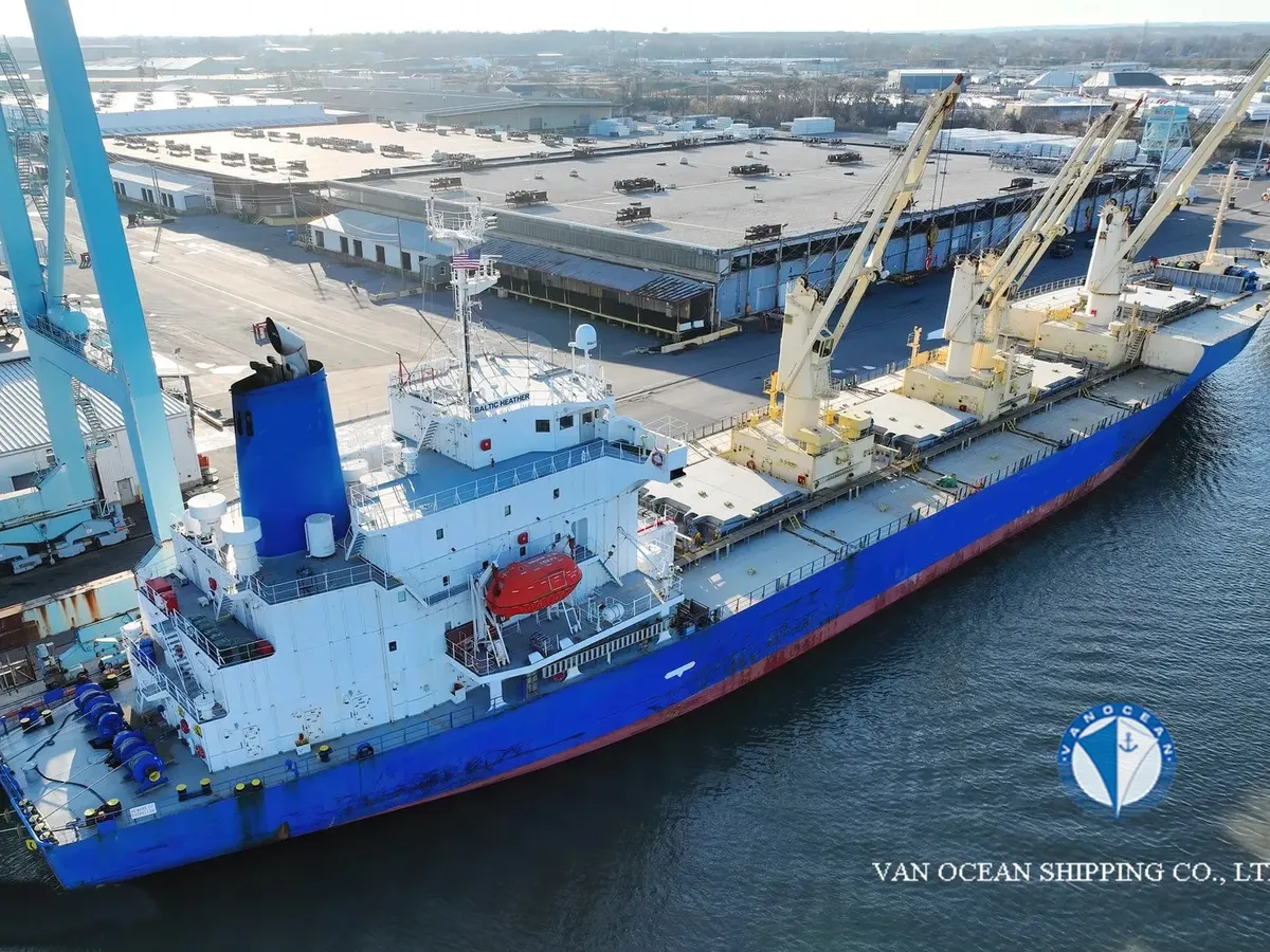 Navio frigorífico à venda