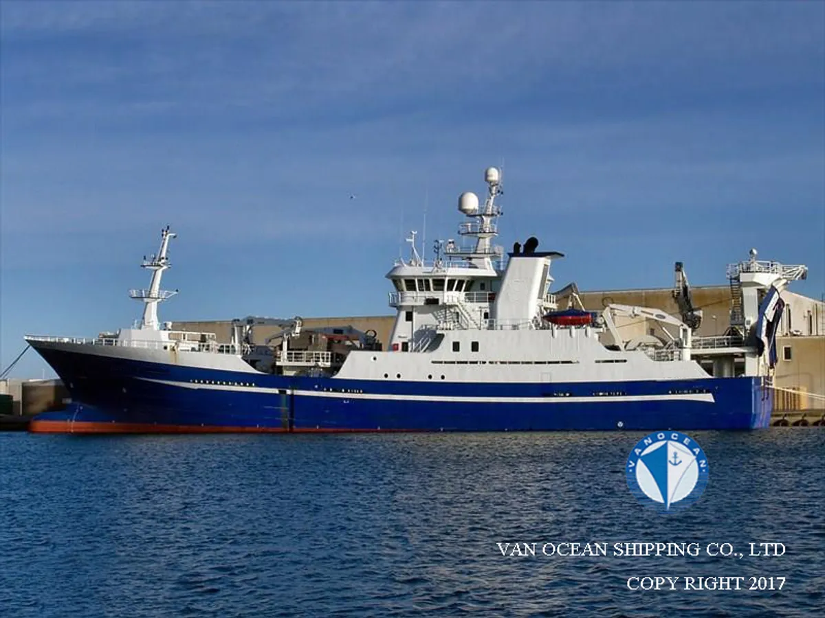 Navio de pesca de arrasto à venda