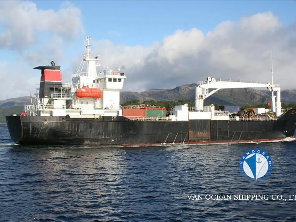 Navio frigorífico à venda