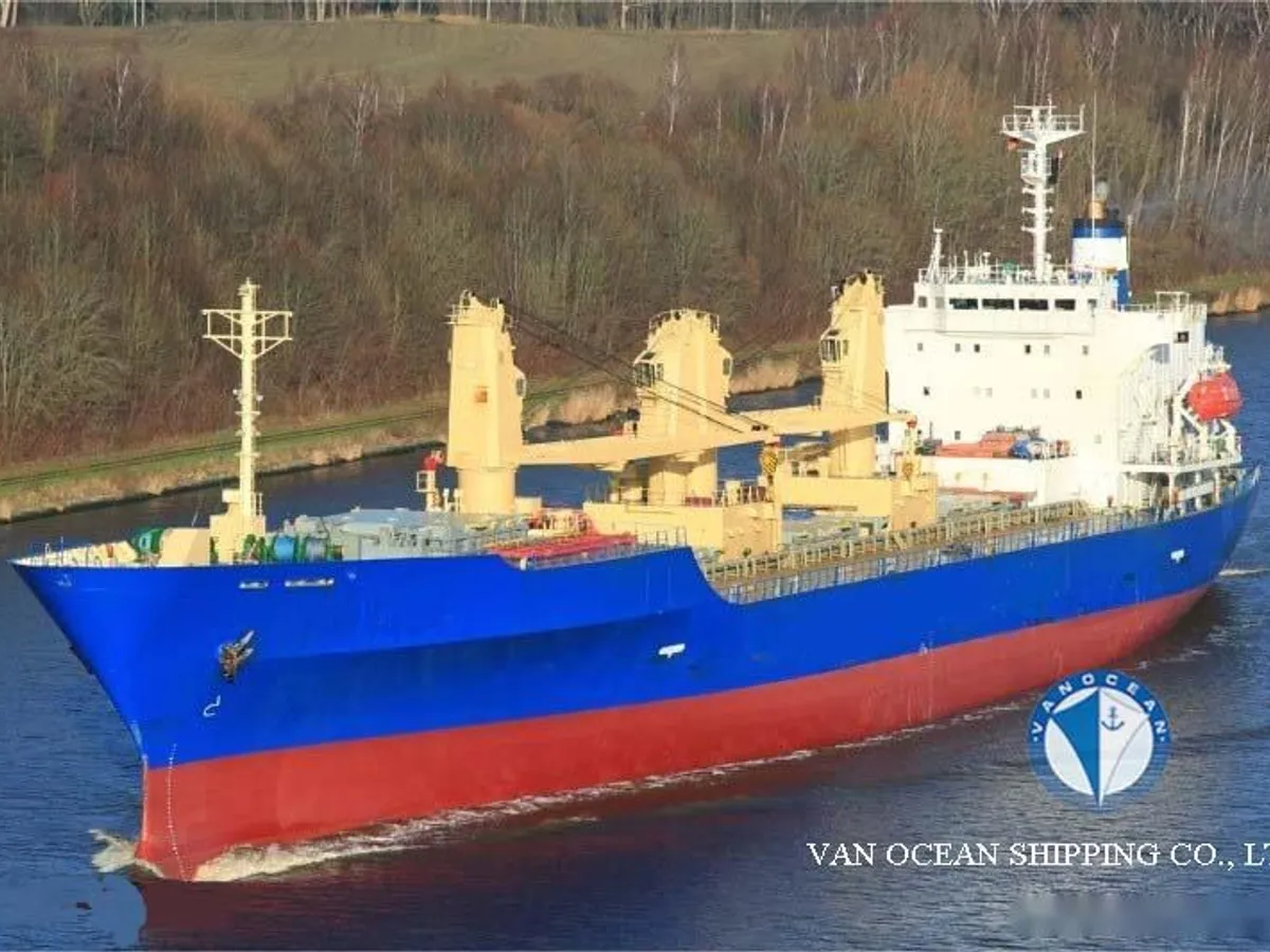 Navio frigorífico à venda