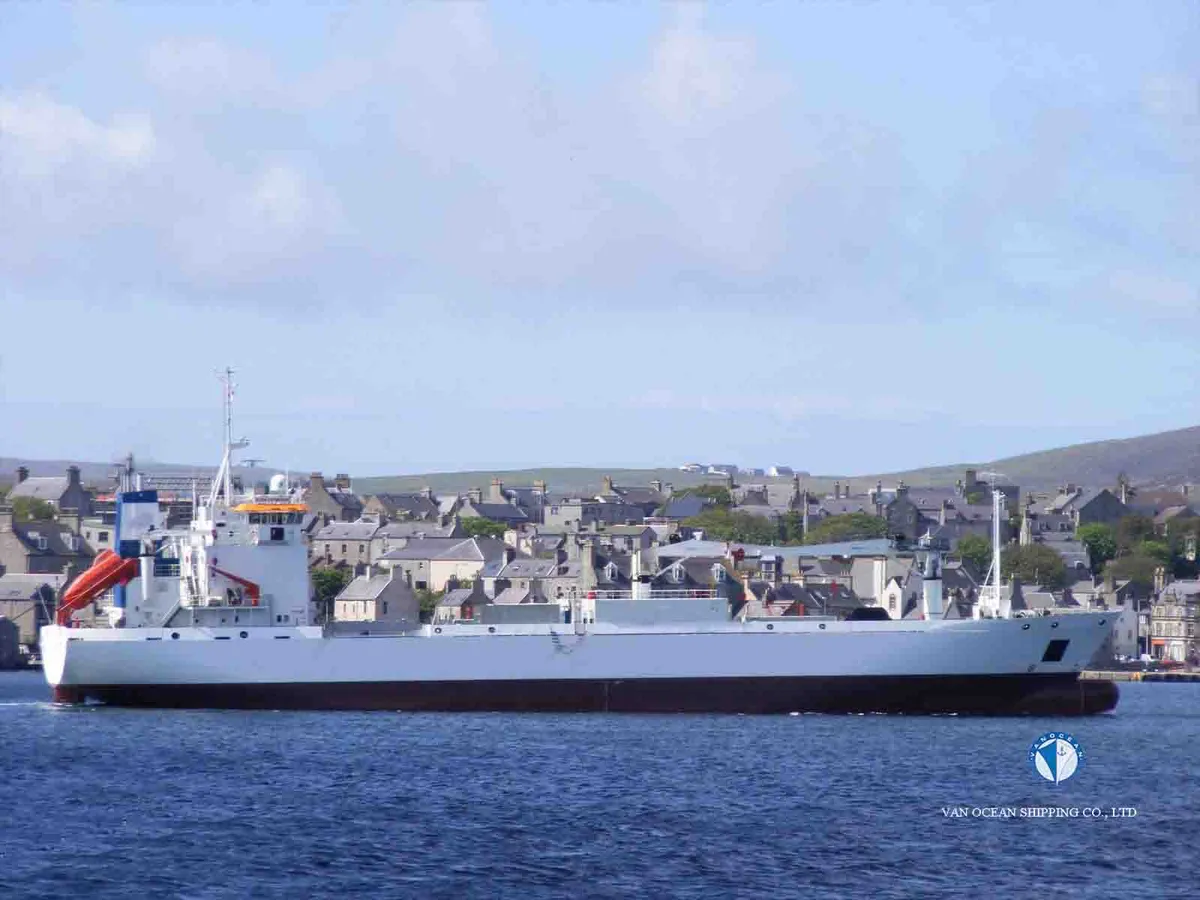 Navio frigorífico à venda