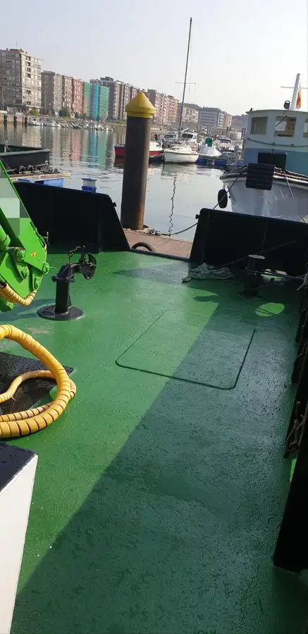Barcos de trabalho à venda