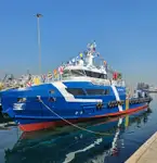 Barco de tripulação à venda