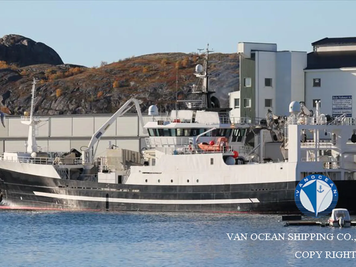 Navio de pesca de arrasto à venda