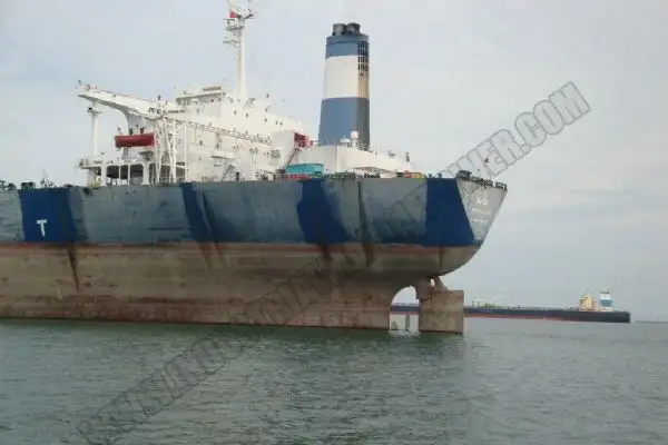 Navio-tanque de óleo/produtos químicos à venda