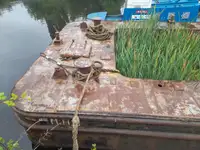 Barcaça à venda