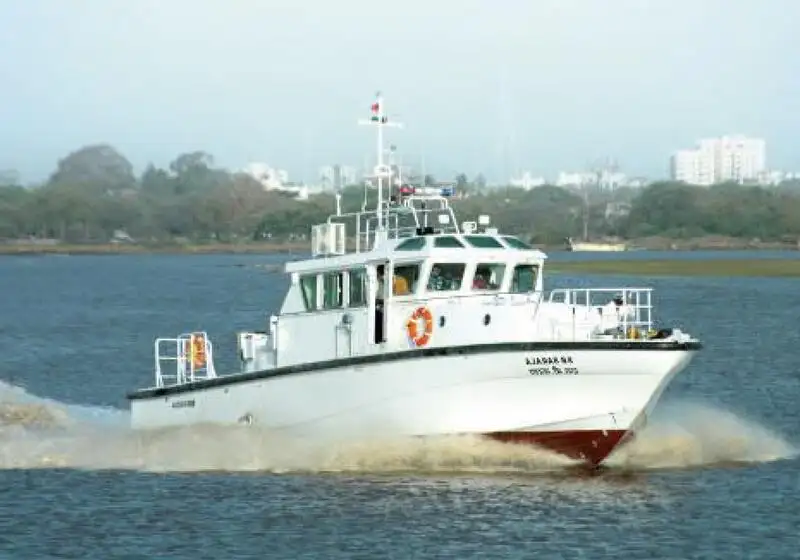 Navio de patrulha à venda