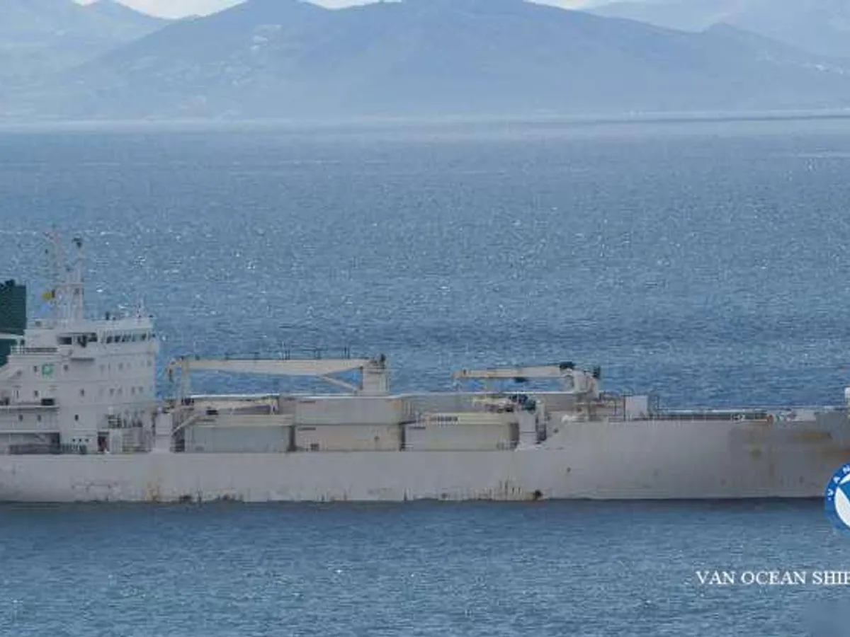 Navio frigorífico à venda
