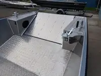 Balsa de desembarque, tanque à venda