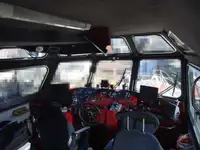 Barco de tripulação à venda