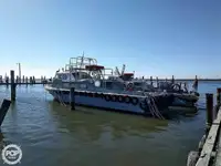 Barco de tripulação à venda