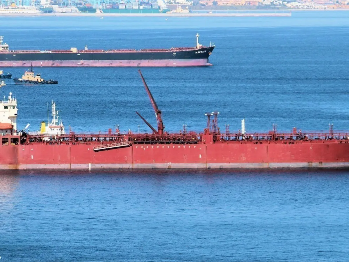 Navio-tanque de óleo/produtos químicos à venda