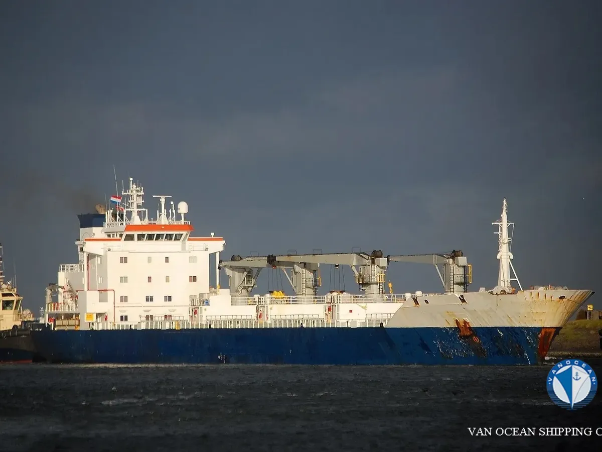 Navio frigorífico à venda