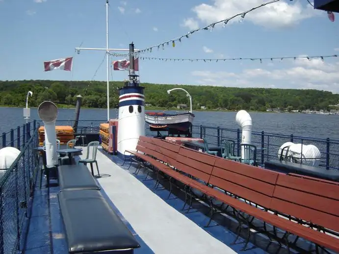 Navio de passageiros à venda