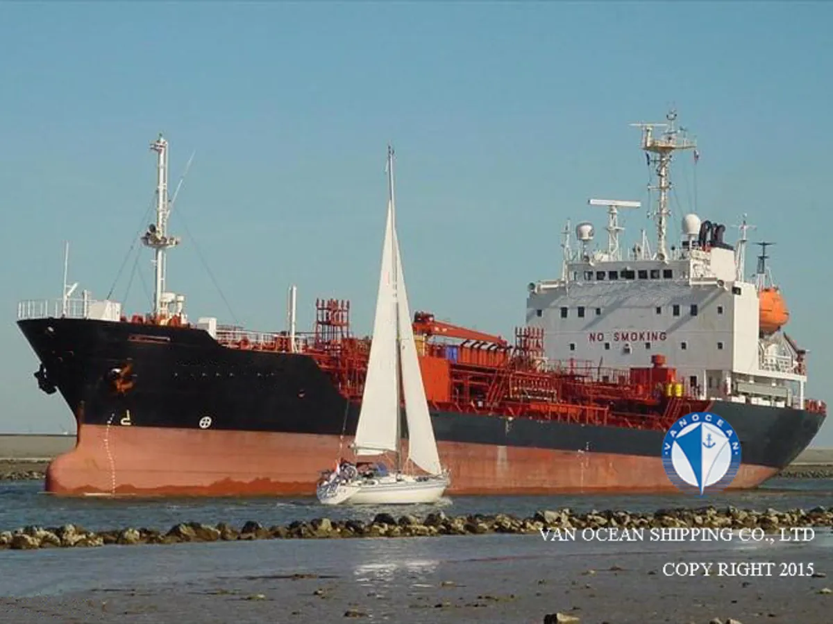 Navio-tanque de óleo/produtos químicos à venda