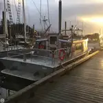 Barco de tripulação à venda