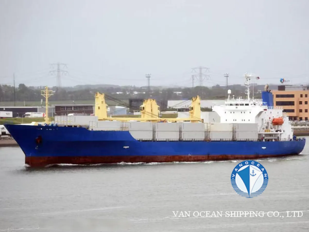 Navio frigorífico à venda