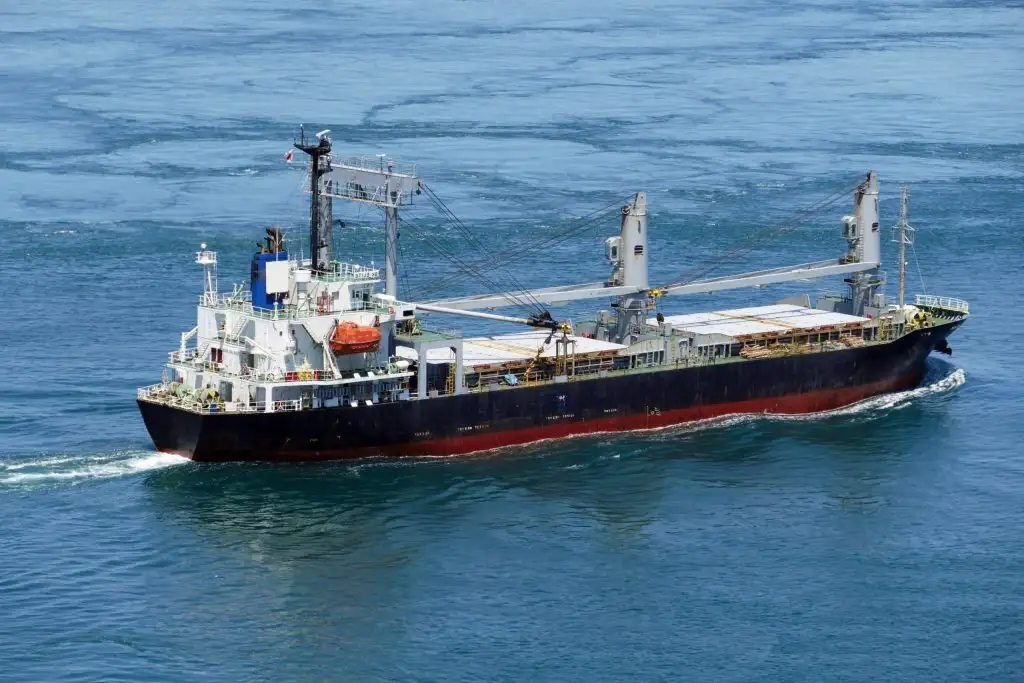 Navio graneleiro à venda