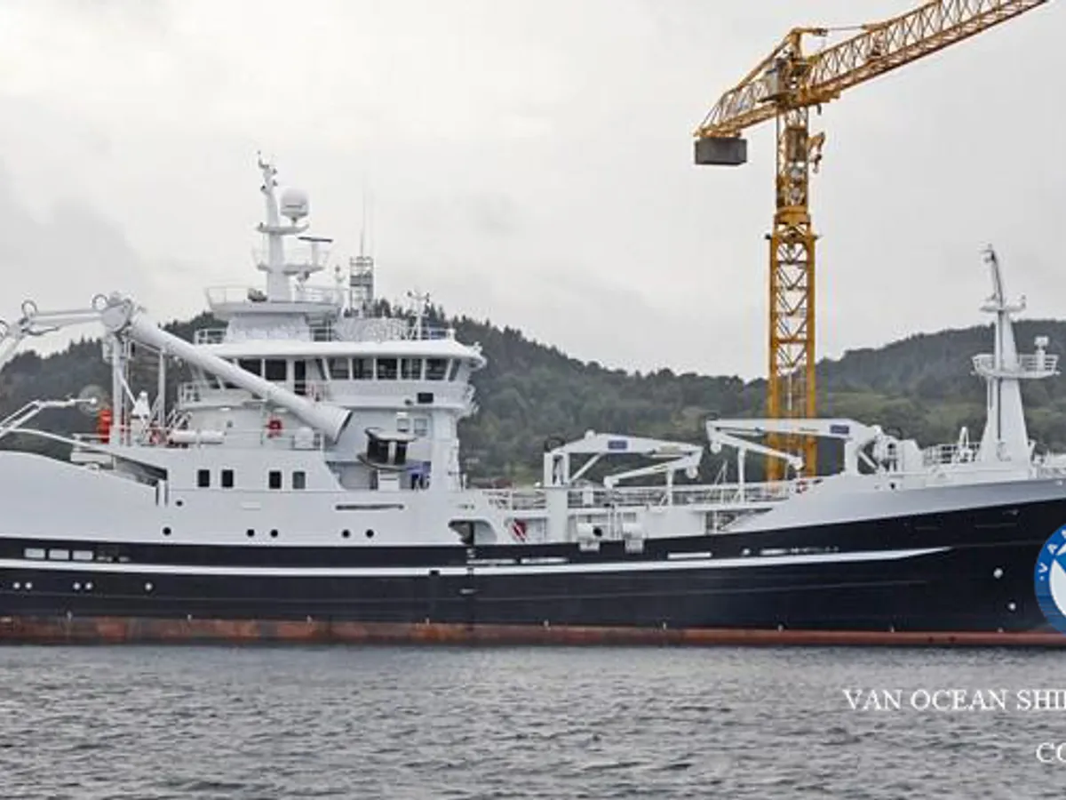Navio de pesca de arrasto à venda