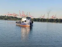 Navio de abastecimento à venda