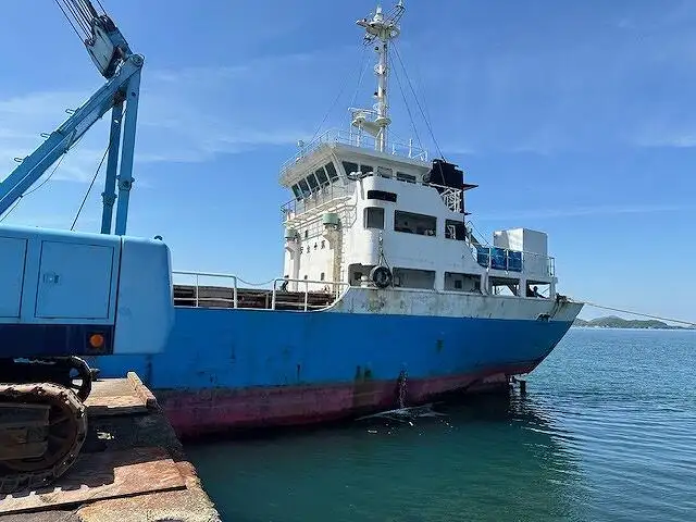 Navio graneleiro à venda