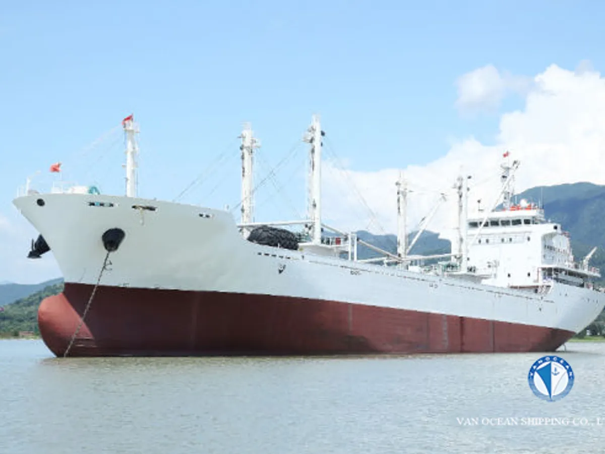 Navio frigorífico à venda
