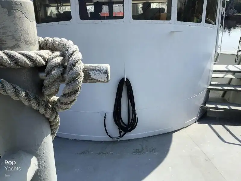 Navio de pesca de arrasto à venda