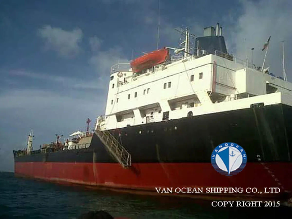 Navio-tanque de óleo/produtos químicos à venda
