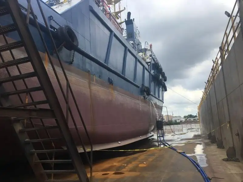 Navio frigorífico à venda