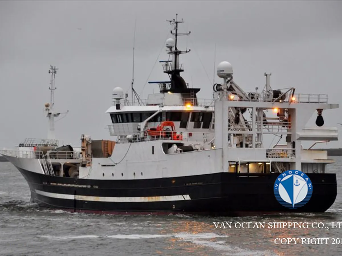 Navio de pesca de arrasto à venda